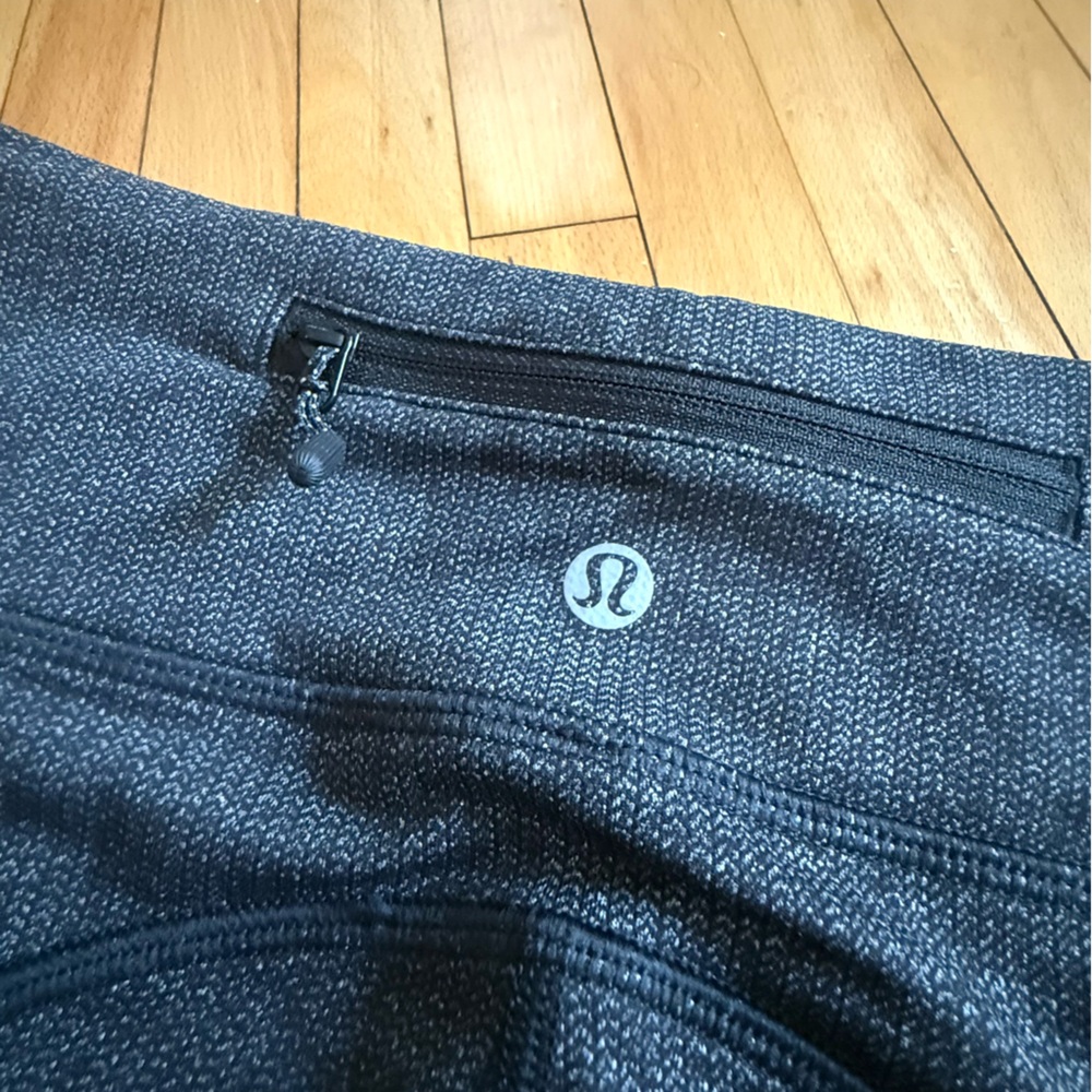 Lululemon Athletica Wunder Under Black and Gray Textured Leggings Sz 2 EUC